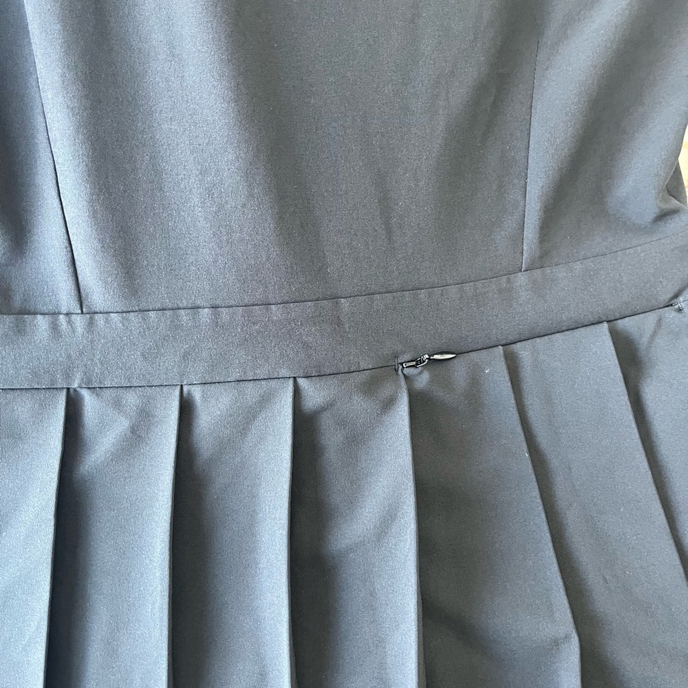Tory Burch Black performance pleated collar gold dress size small $279 - Picture 14 of 15